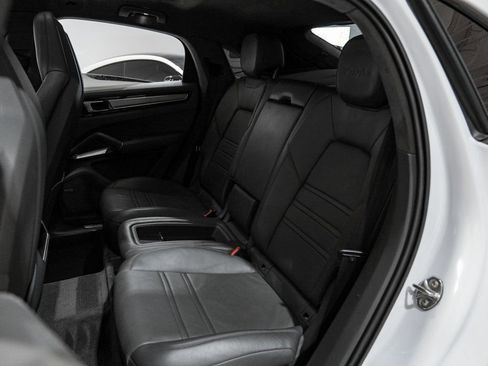 Used 2020 Porsche Cayenne Turbo AWD/4WD image 34