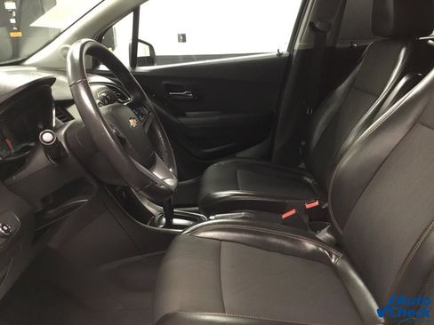Used 2017 Chevrolet Trax LT w/ Driver Confidence Package image 24