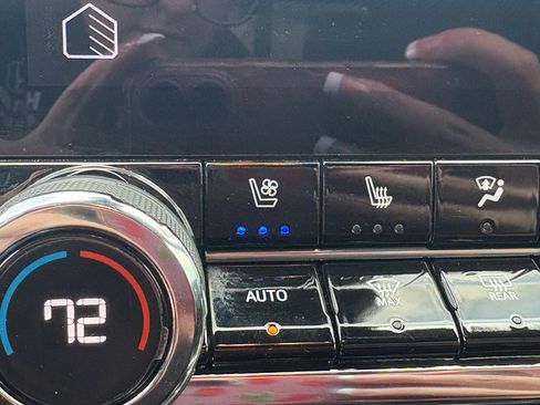 Used 2023 Chevrolet Colorado Z71 w/ Z71 Convenience Package 2 image 22