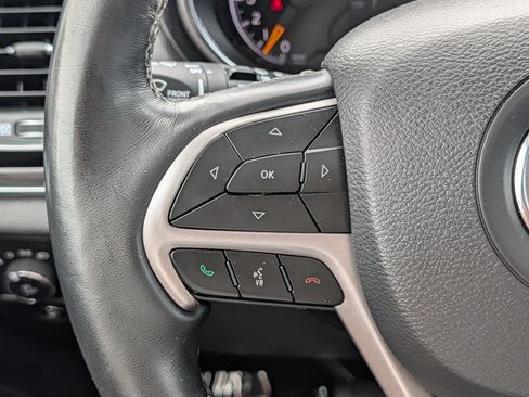Used 2019 Jeep Grand Cherokee Overland AWD/4WD image 31
