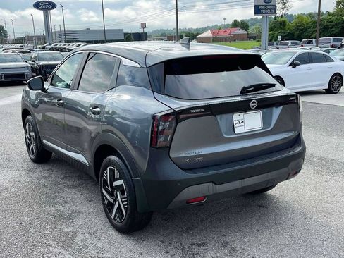 Used 2025 Nissan Kicks SV FWD image 27