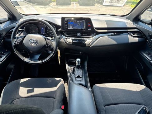 Used 2018 Toyota C-HR XLE FWD image 10