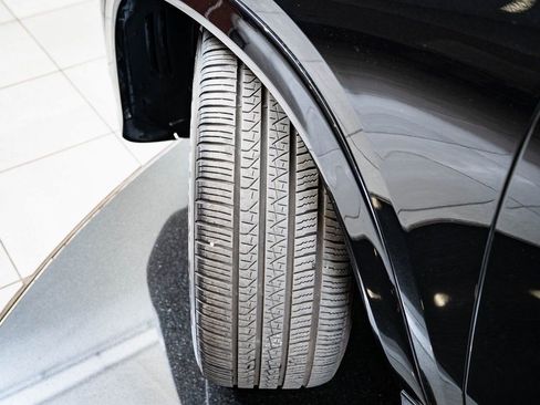 Certified 2025 Mercedes-Benz GLE 450 4MATIC w/ AMG Line Exterior image 40