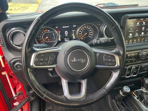 Used 2020 Jeep Wrangler Unlimited Sahara image 15