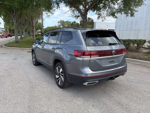 Used 2025 Volkswagen Atlas SE image 3