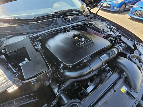 Used 2013 Jaguar XF image 37