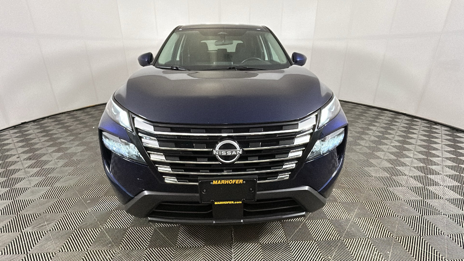 Used 2025 Nissan Rogue SV FWD image 8