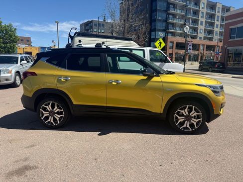 Used 2022 Kia Seltos SX AWD/4WD image 3