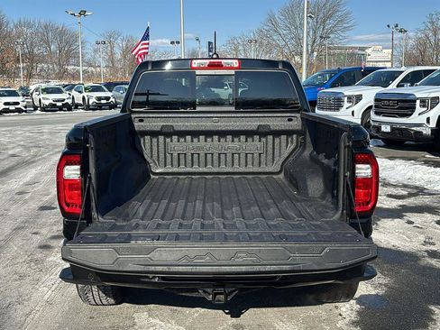 Used 2023 GMC Canyon Denali image 31