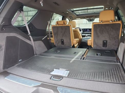 Used 2024 Cadillac Escalade Sport w/ LPO, ONYX Package image 43