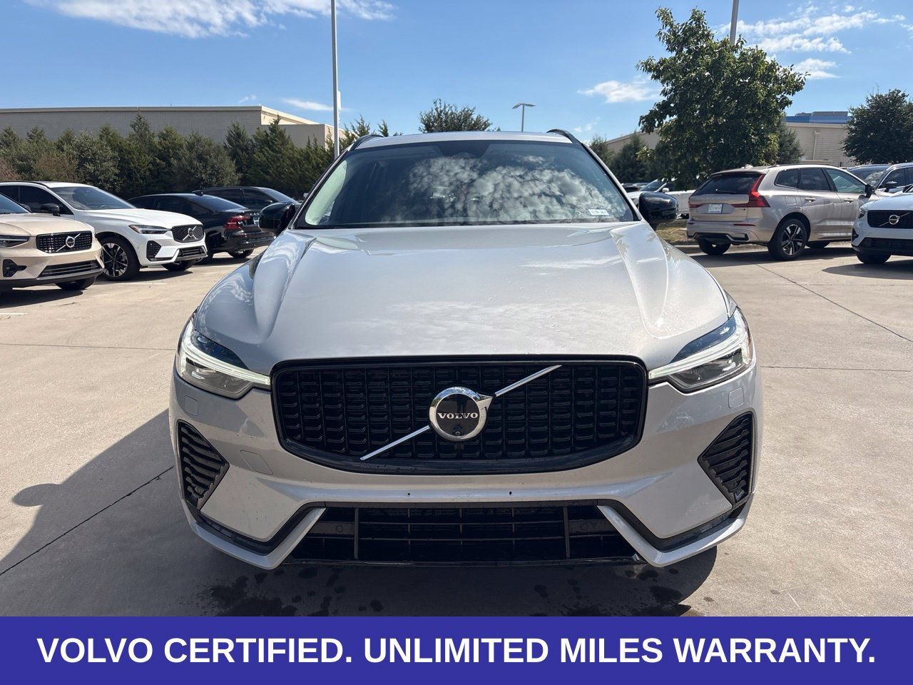 Used 2025 Volvo XC60 B5 Plus AWD/4WD image 3