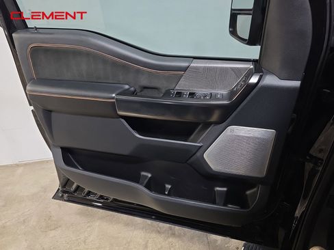 Certified 2023 Ford F450 Platinum w/ FX4 Off-Road Package image 28