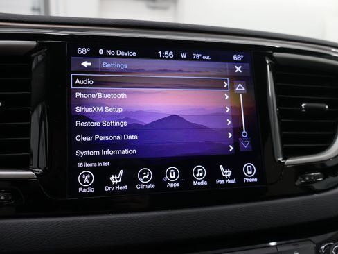 Used 2017 Chrysler Pacifica Touring-L FWD image 58