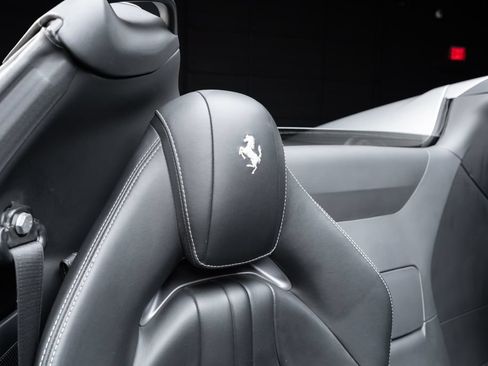 Used 2021 Ferrari 812 GTS RWD image 56