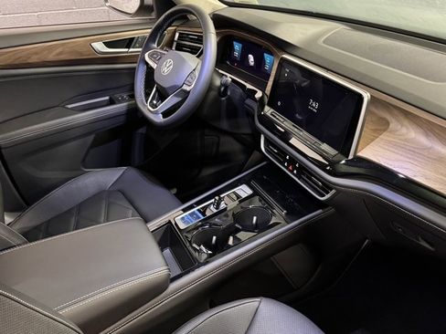 New 2026 Volkswagen Atlas SE image 8