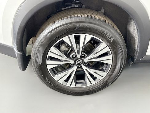 Used 2023 Nissan Rogue SV image 33