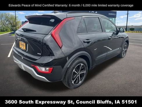 Used 2023 Kia Niro EX FWD image 3