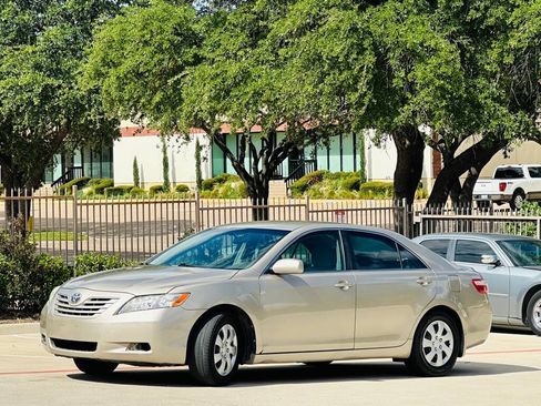 Used 2009 Toyota Camry FWD image 4