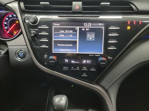 Used 2020 Toyota Camry XSE image 21