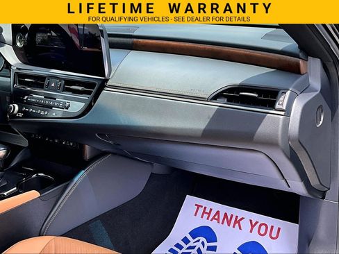 Used 2024 Lexus ES 300h Ultra Luxury w/ Accessory Package (Z2) FWD image 17