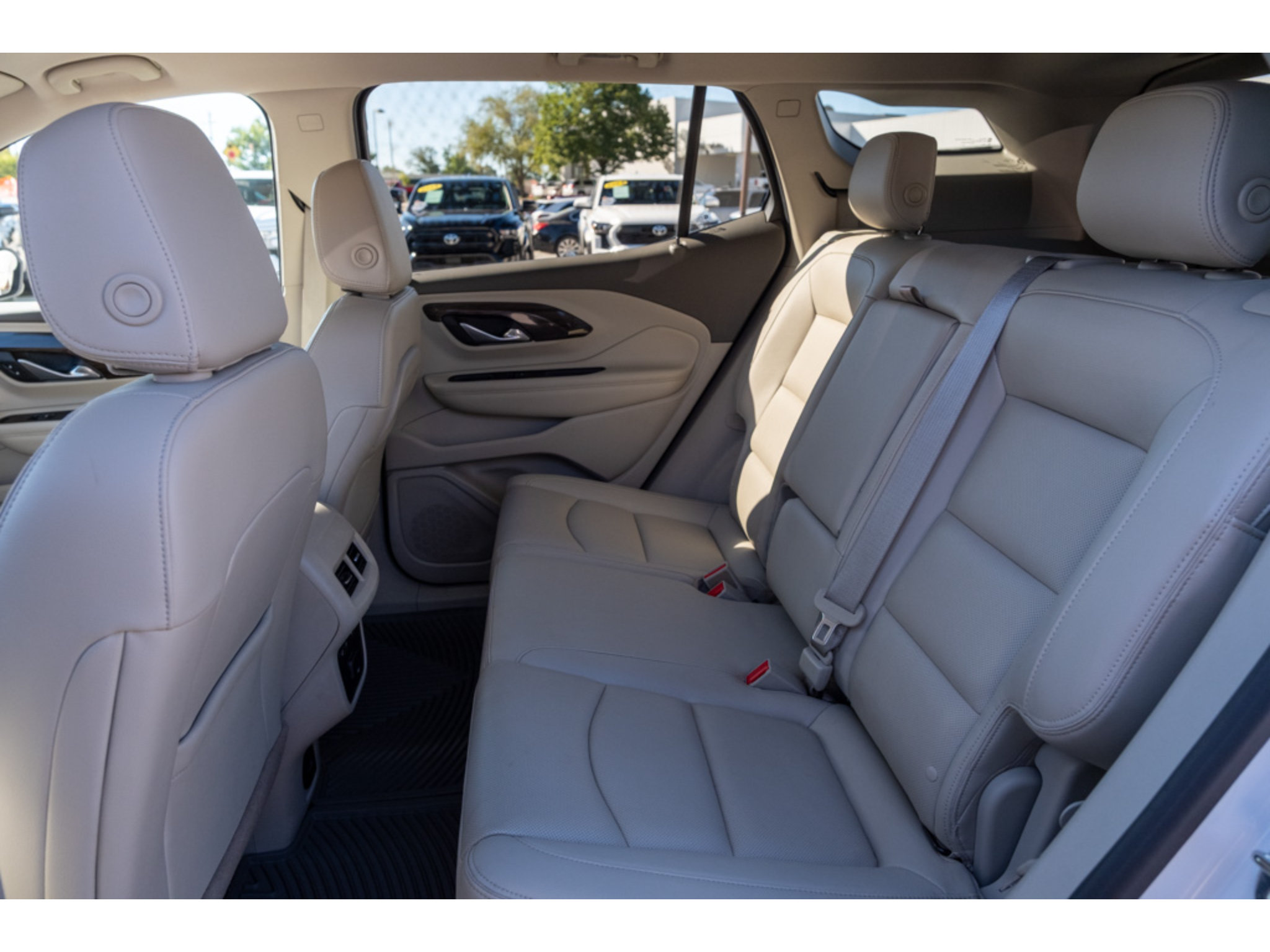 Used 2019 GMC Terrain Denali w/ Advanced Safety Package FWD image 13
