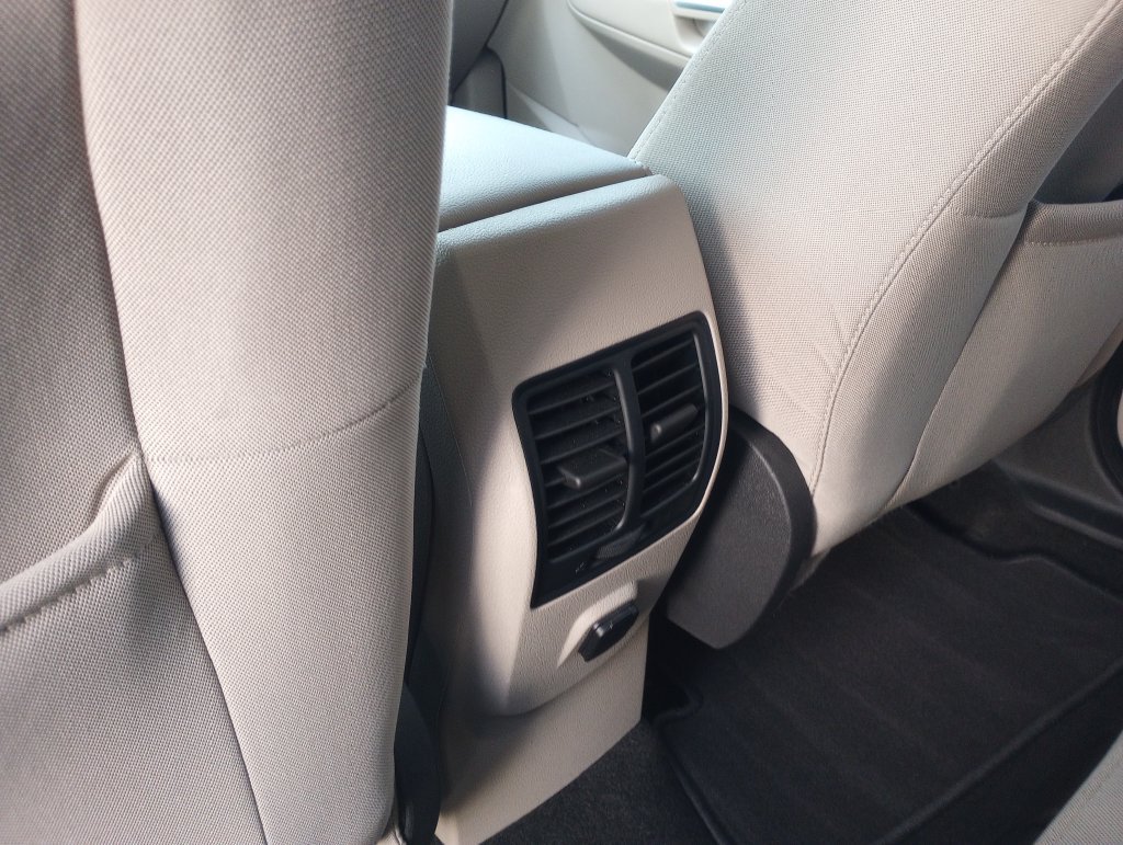 Certified 2019 Ford Escape SE FWD image 16