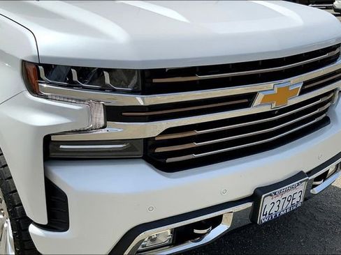 Used 2021 Chevrolet Silverado 1500 High Country w/ Technology Package image 30