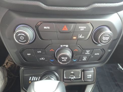 Certified 2022 Jeep Renegade Trailhawk AWD/4WD image 24