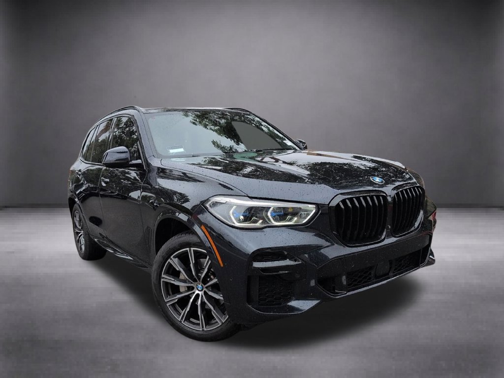 Used 2022 BMW X5 sDrive40i w/ M Sport Package RWD image 2