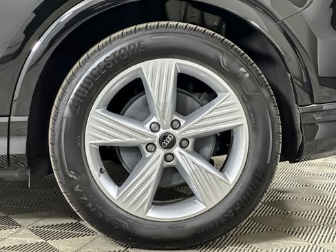 Used 2024 Audi Q4 e-tron Premium Plus image 25