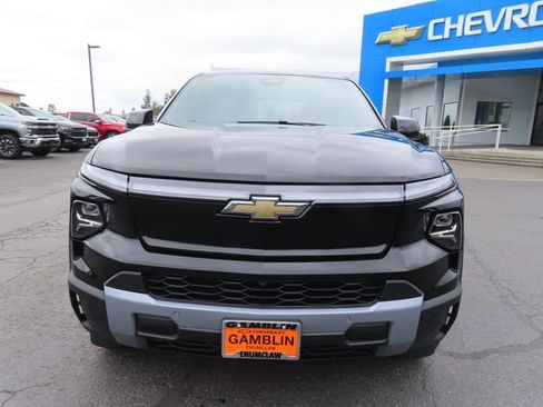 Certified 2025 Chevrolet Silverado EV LT AWD/4WD image 2