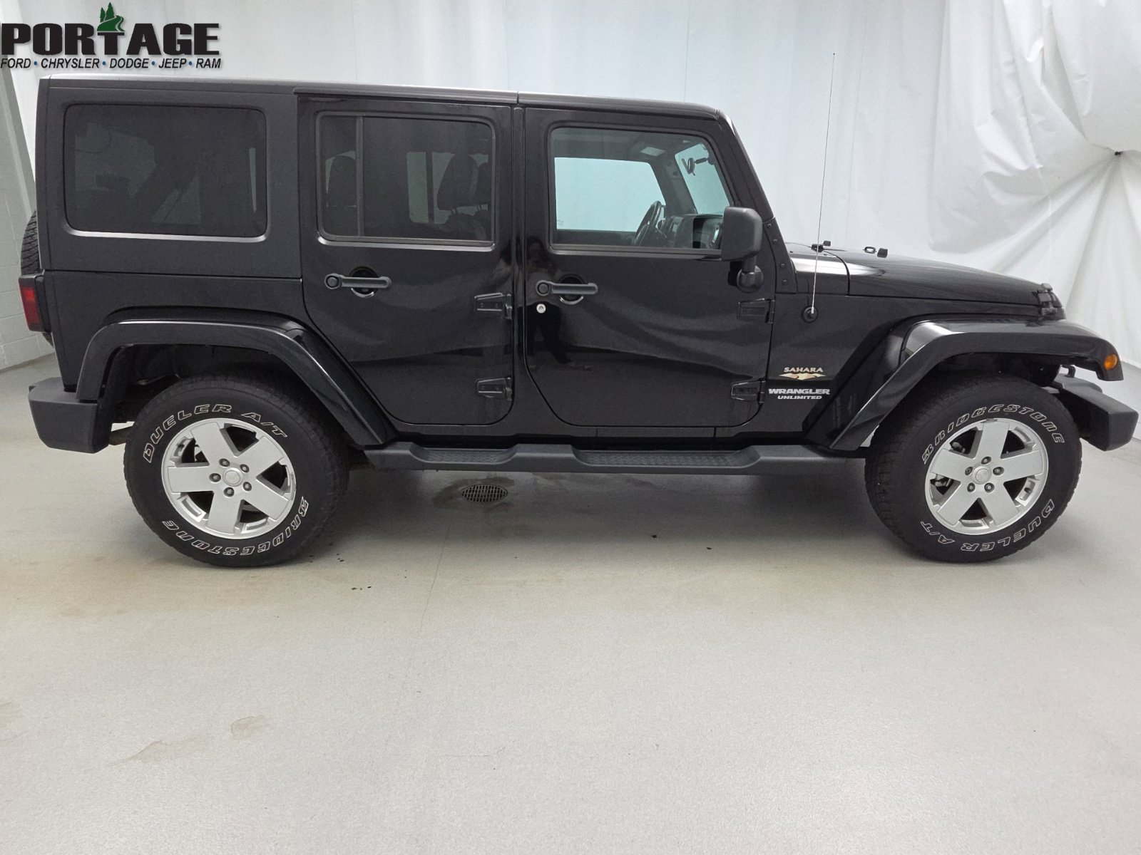 Used 2012 Jeep Wrangler Unlimited Sahara w/ Connectivity Group AWD/4WD image 8