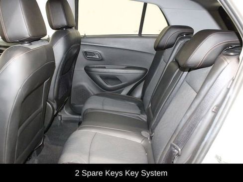 Used 2019 Chevrolet Trax LT w/ LT Convenience Package image 14