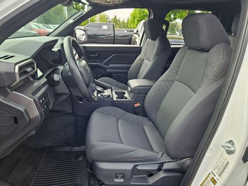 Used 2025 Toyota Tacoma SR5 AWD/4WD image 12