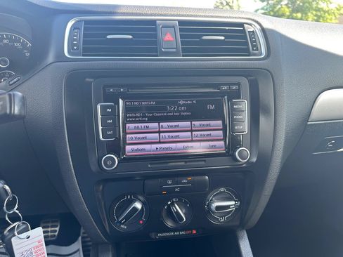 Used 2012 Volkswagen Jetta GLI Autobahn FWD image 19