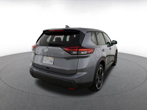 Used 2025 Nissan Rogue SV FWD image 11
