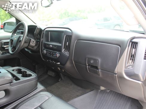 Used 2018 Chevrolet Silverado 1500 Custom w/ Custom Convenience Package AWD/4WD image 26