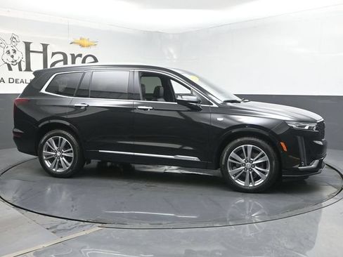 Used 2025 Cadillac XT6 Premium Luxury FWD image 1