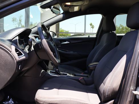 Used 2019 Chevrolet Cruze LT w/ Convenience Package FWD image 38