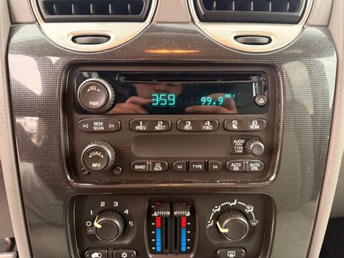 Used 2009 GMC Envoy SLE RWD image 15
