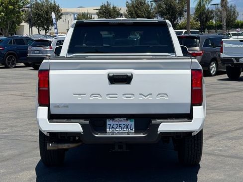 Used 2026 Toyota Tacoma SR5 AWD/4WD image 7