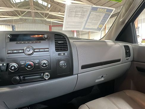 Used 2010 Chevrolet Silverado 3500 W/T w/ Snow Plow Prep Package image 21