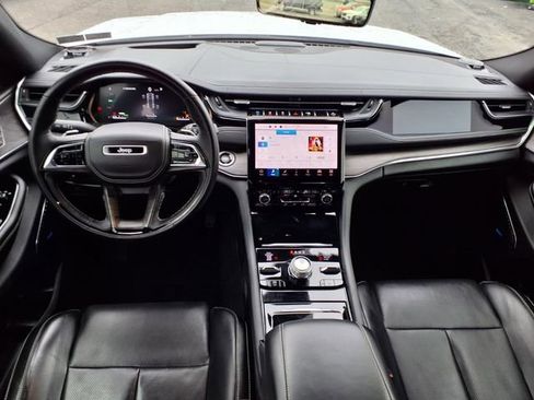 Used 2023 Jeep Grand Cherokee Overland w/ Advanced Protech Group III AWD/4WD image 18