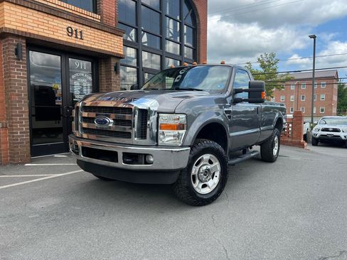 Used 2010 Ford F250 XLT AWD/4WD image 2