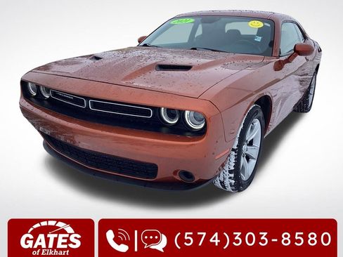 Used 2021 Dodge Challenger SXT image 5