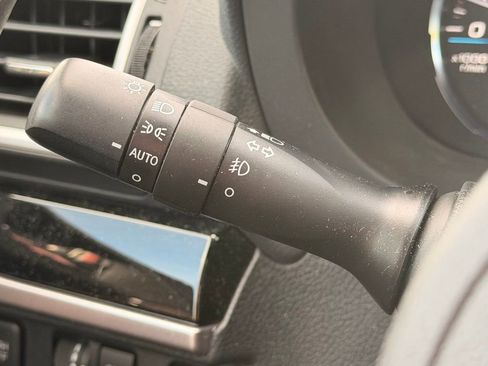 Used 2018 Subaru Forester 2.5i Touring AWD/4WD image 29