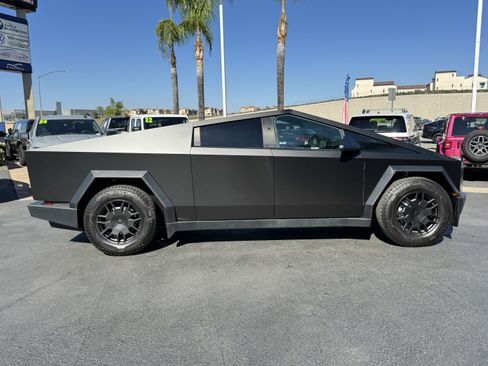 Used 2024 Tesla Cybertruck Cyberbeast AWD/4WD image 10