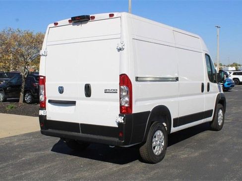 New 2024 RAM ProMaster 2500 w/ Quick Order Package 22H SLT+ image 3