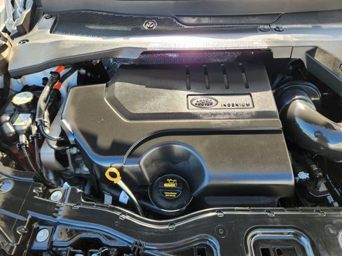 Certified 2025 Land Rover Discovery Sport Dynamic SE AWD/4WD image 27