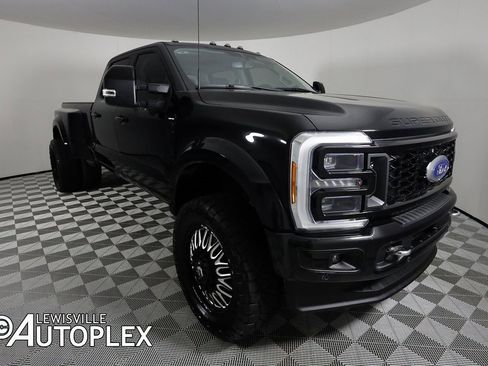 Used 2023 Ford F450 Limited w/ FX4 Off-Road Package image 3